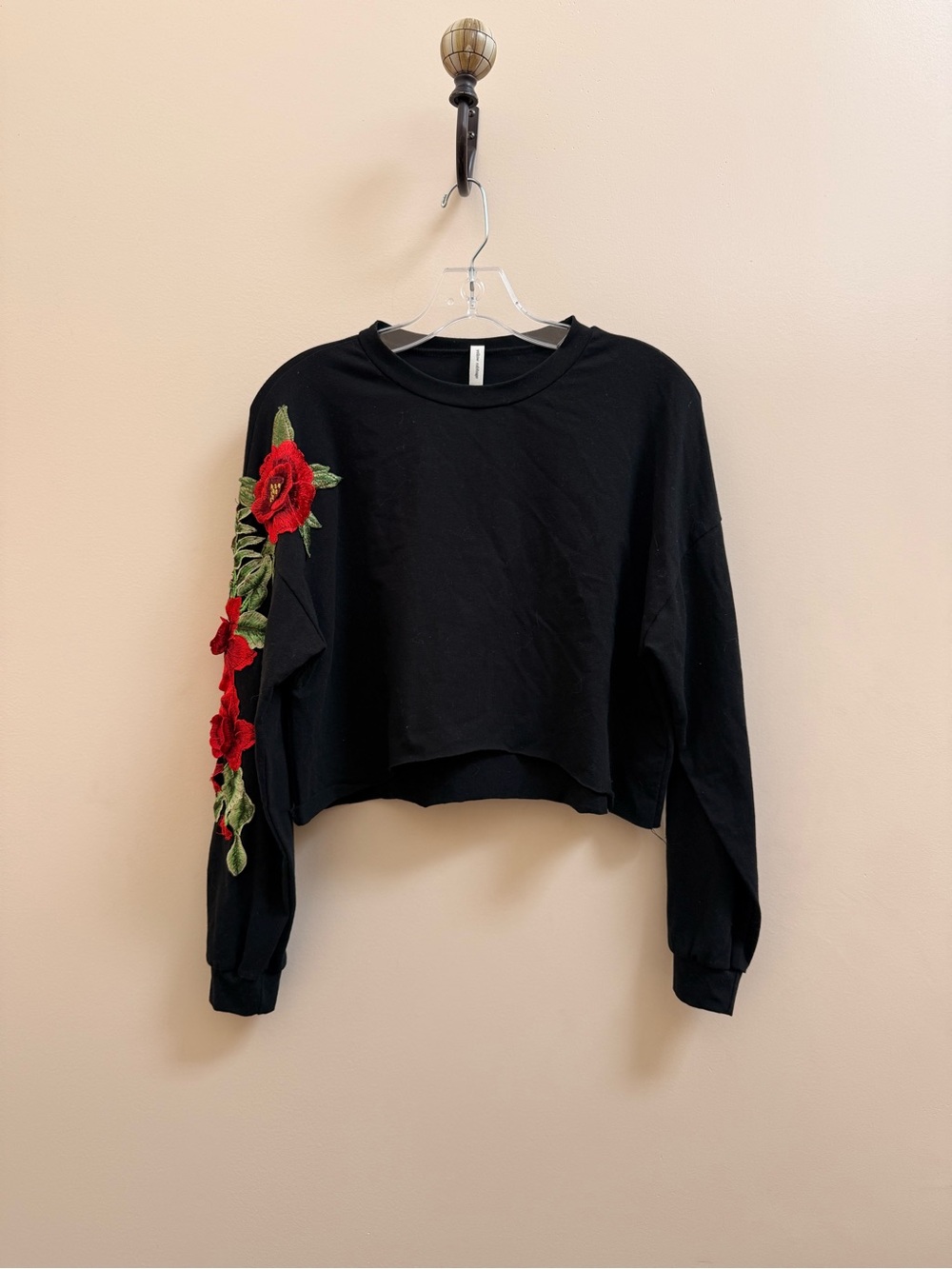 Black Cropped Oversized Sweatshirt with Red Rose Sleeve Embroidery